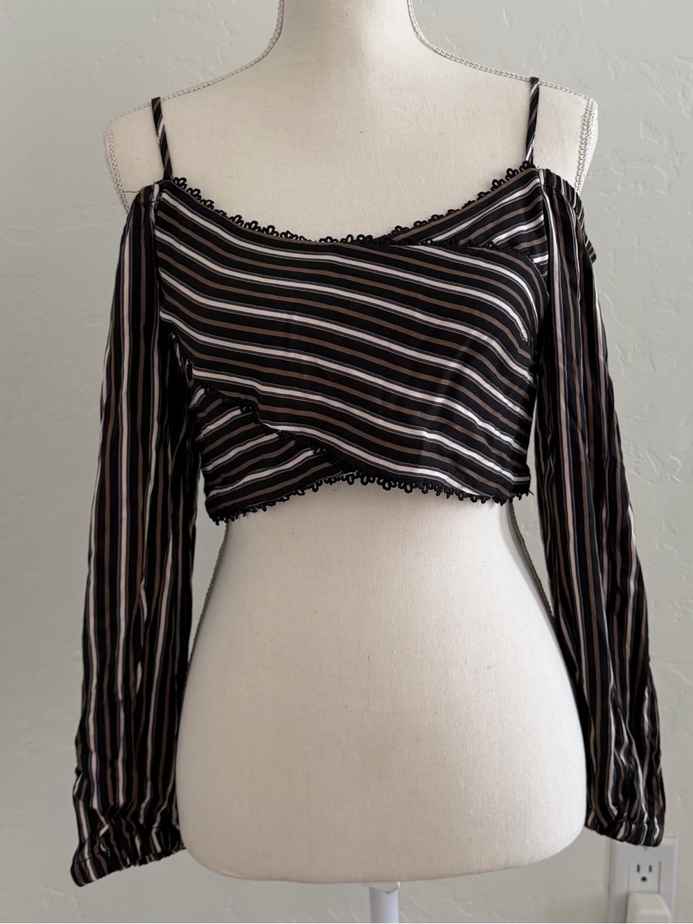 Olivaceous Off Shoulder Crop Top Long Sleeve Blouse Black Size Medium